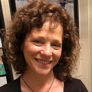 Portrait of Dr. Melanie Metzger